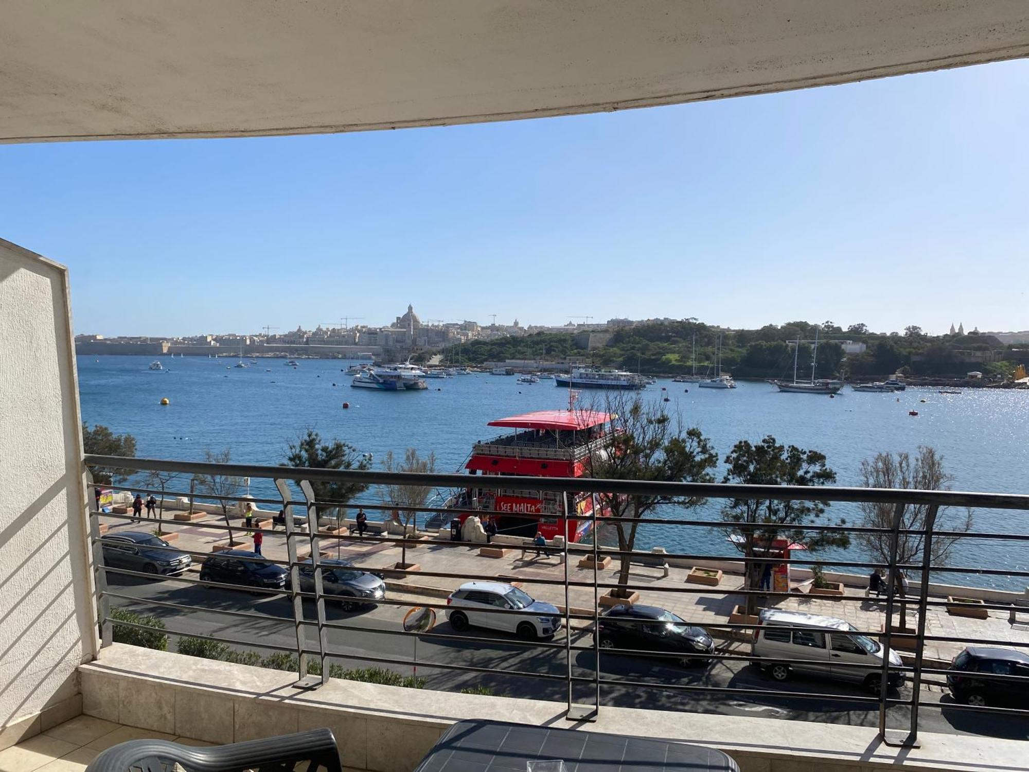 Seafront Harbour Haven - Steps To Ferry, Shops And Beaches Sliema Dış mekan fotoğraf