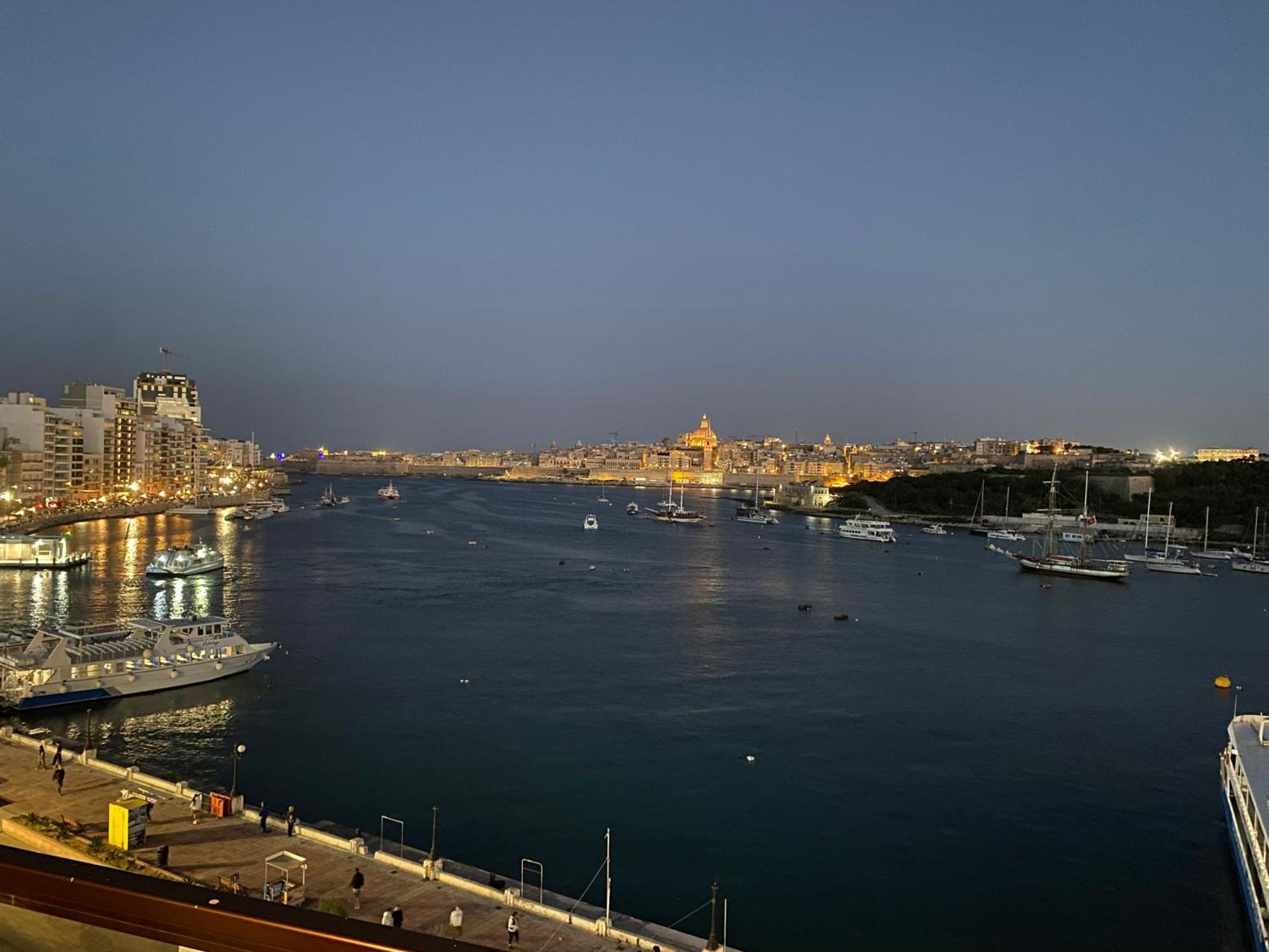 Seafront Harbour Haven - Steps To Ferry, Shops And Beaches Sliema Dış mekan fotoğraf