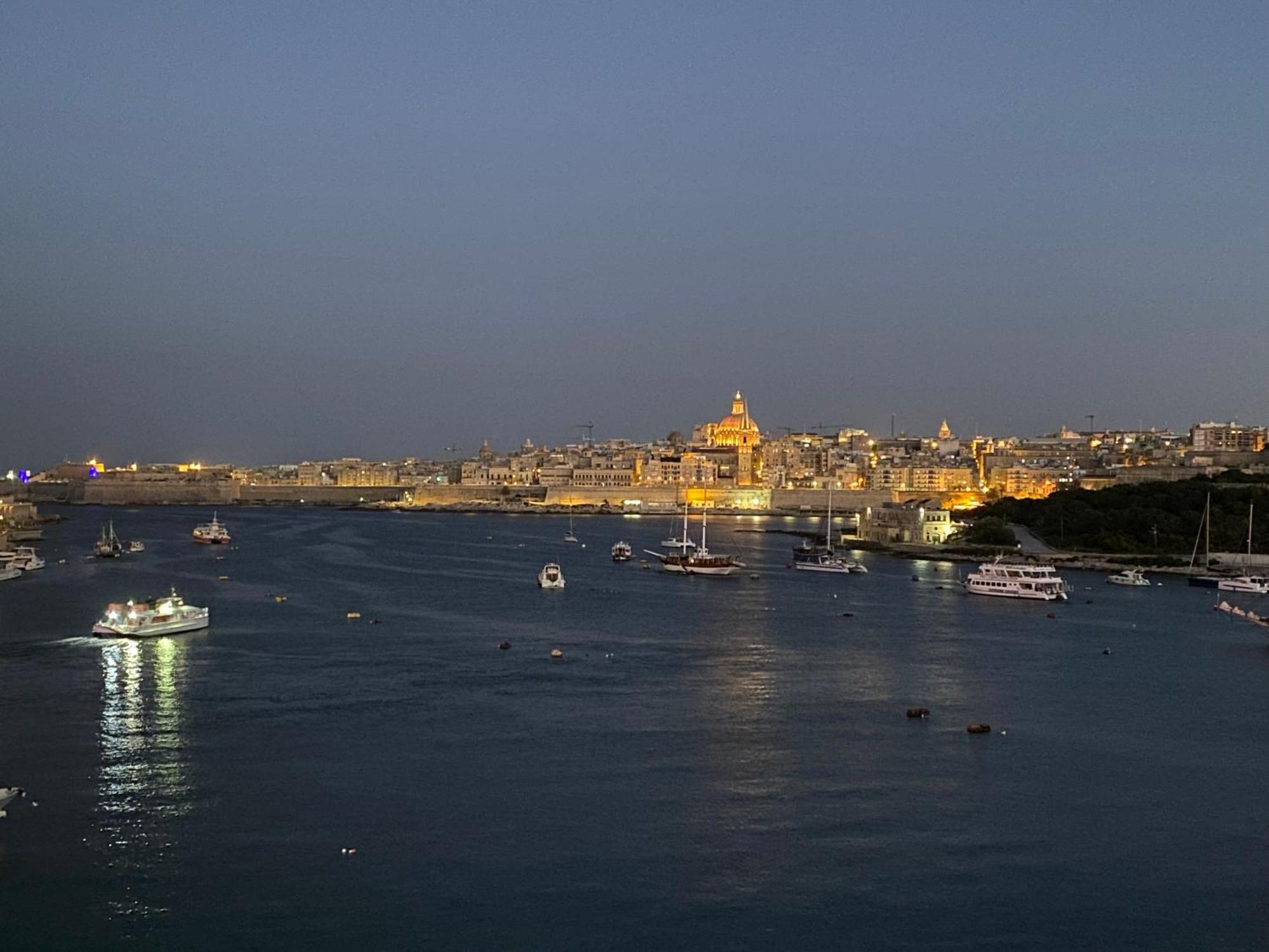 Seafront Harbour Haven - Steps To Ferry, Shops And Beaches Sliema Dış mekan fotoğraf